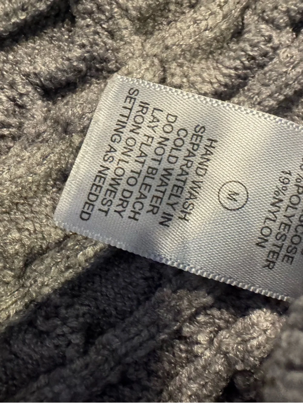 Grey Evolution by Cyrus Aneesa asymmetrical hem sweater.  Women’s size Medium - Picture 13 of 13